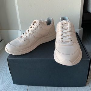 NEW Everlane The Trainer Women’s size 7.5 in BLUSH